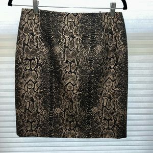Size 4, patterned Tahari pencil skirt